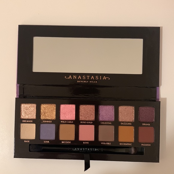 Anastasia Beverly Hills Norvina eyeshadow palette - Picture 2 of 5